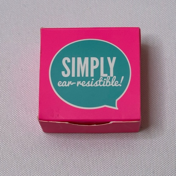 Origami Owl White Daisy Earrings NWT - Picture 4 of 5